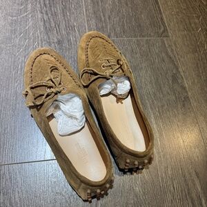 Le Monde Beryl Driver Moccasin – Suede Taupe – Size 40